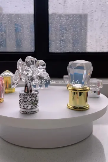 Haute Couture Scepter Ice Jewel Plastic Perfume Bottle Lid 