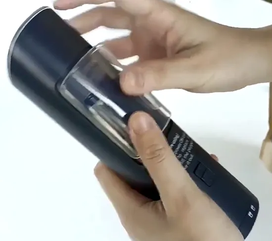 Black Plastic Gravity Battery Operated Electric Set Salt and Pepper Grinder with LED Light 