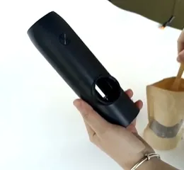 USB Rechargeable Wholesale Electric Herb Grinder Automatic Plastic Salt and Pepper Grinder with Charging Base 