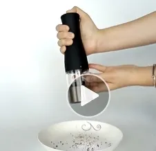 New Popular Electric Grinder for Spice Plastic Automatic Salt and Pepper Grinder with Light 